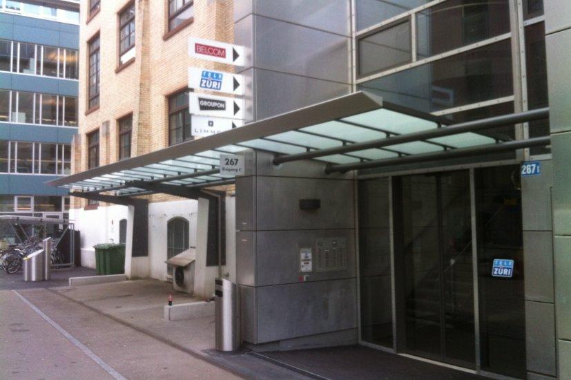 Glasbau Vordach Duschen